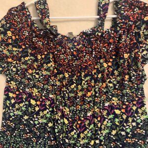 Beautiful print, cold shoulder shirt, size 20